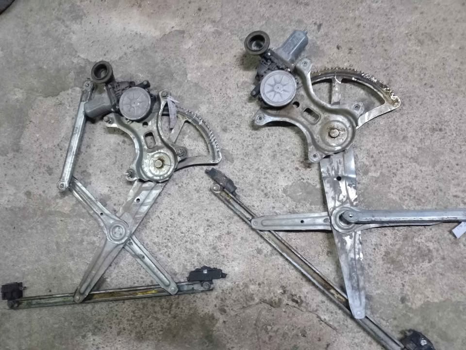 2015 Toyota hilux d4d window mechanism for sale - Private Seller 2015 Toyota hilux d4d window mechanism for sale - Private Seller