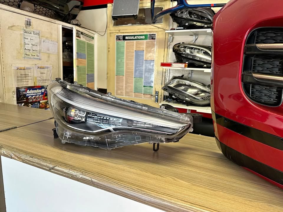 2022 TOYOTA COROLLA CROSS HEADLIGHTS RIGHT IN PRESTINE CONDITION - Private Seller 2022 TOYOTA COROLLA CROSS HEADLIGHTS RIGHT IN PRESTINE CONDITION - Private Seller