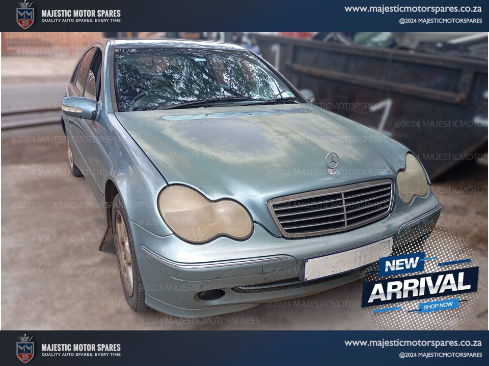 2003 Mercedes Benz C200 Kompressor W203 manual petrol stripping for spares