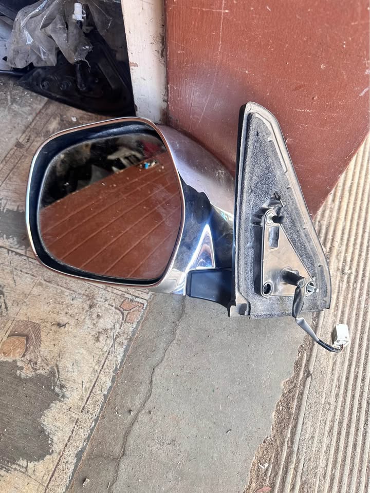 Toyota Prado left electric chrome mirror - Private Seller Toyota Prado left electric chrome mirror - Private Seller
