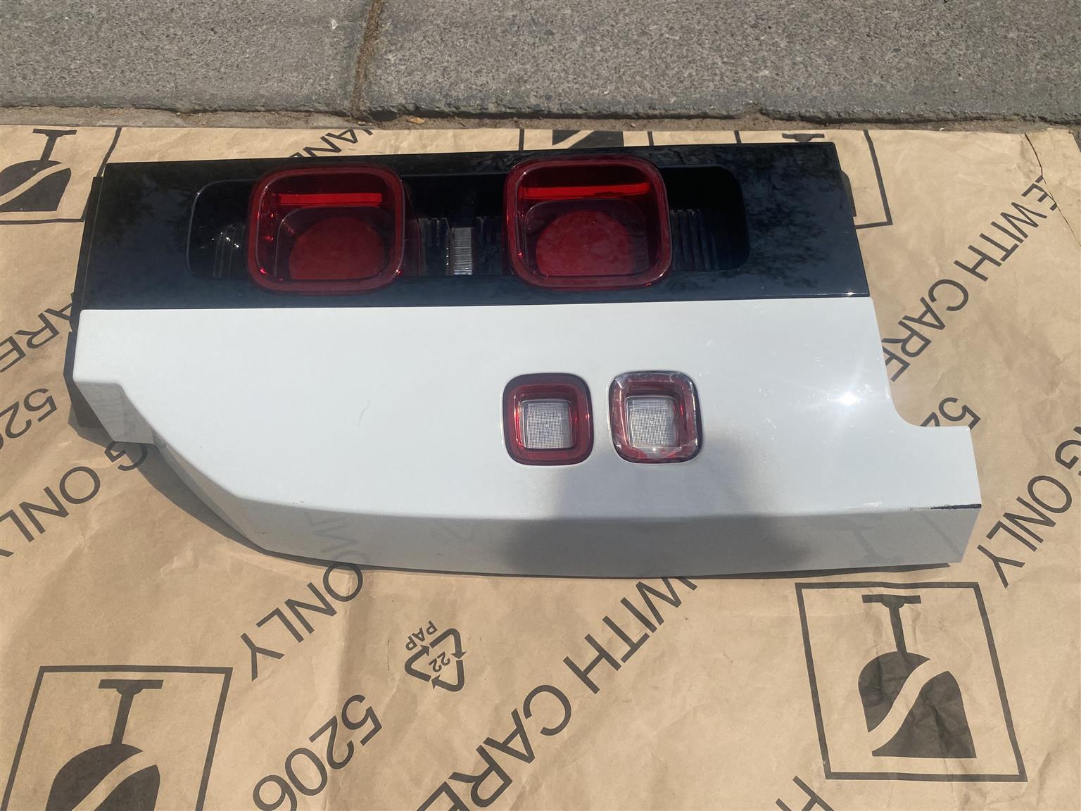 2023 LAND ROVER DEFENDER FULL LED TAIL LIGHT LEFT SIDE FOR SALE - Private Seller