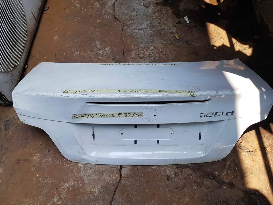 BMW  1SERIES  E82 BOOTLID  2013 - Private Seller