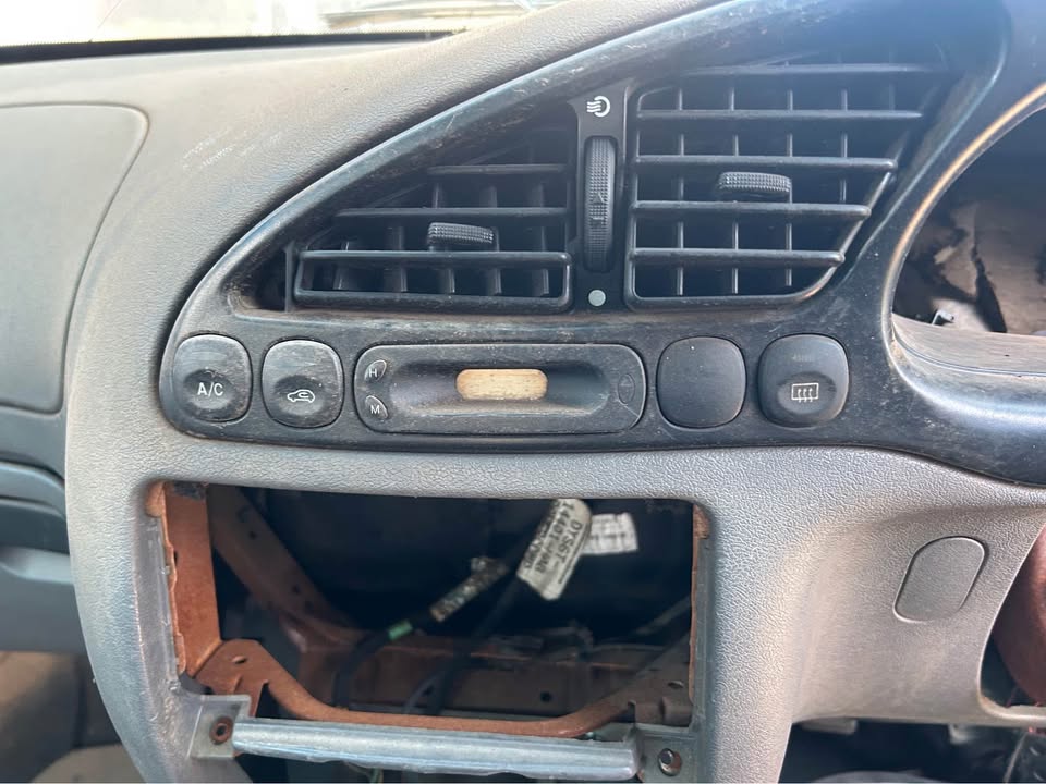 Ford Fiesta Flair Dashboard For Sale - Private Seller
