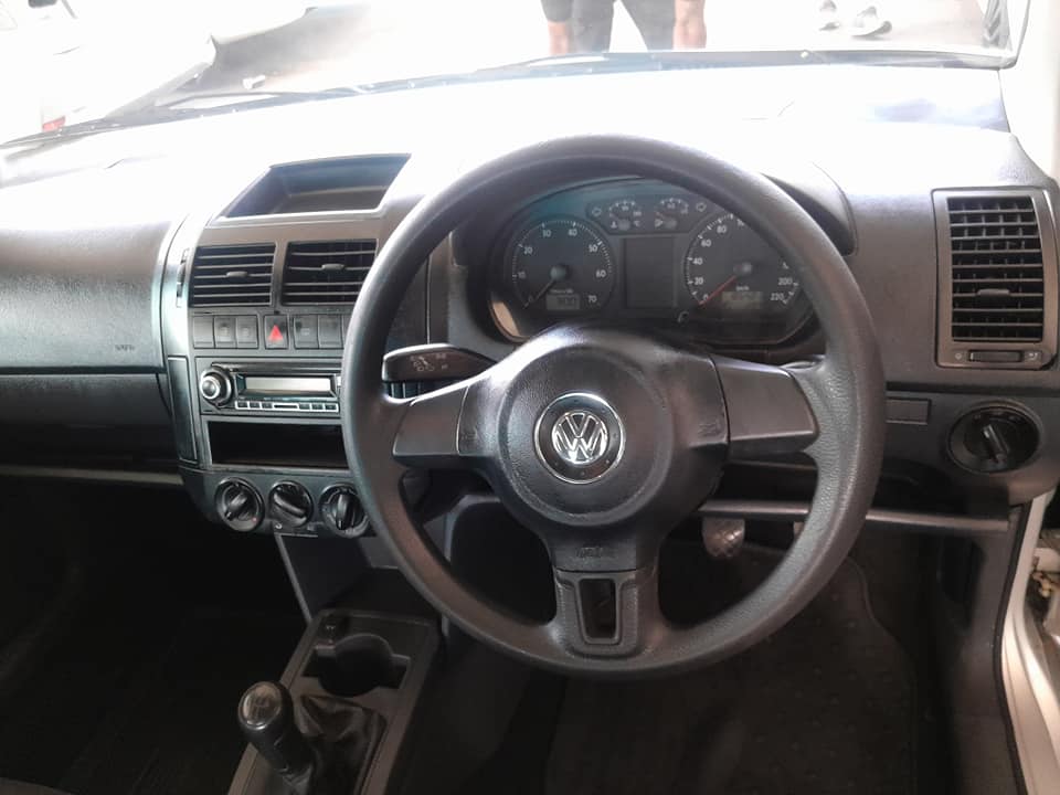 2011 VW POLO VIVO 1.4 HATCHBACK MANUAL