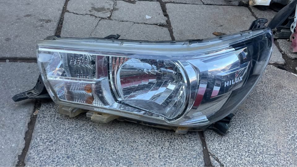 Toyota Hilux GD6 headlight - Private Seller Toyota Hilux GD6 headlight - Private Seller
