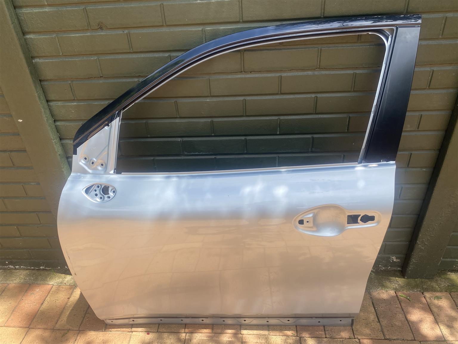 終了　soldout　ノンレストア Used 2024 SUZUKI FRONX LEFT FRONT DOOR SHELL FOR SALE. IN
