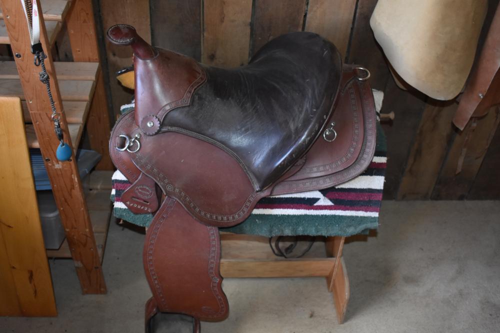 Various items for sale moving to NZ