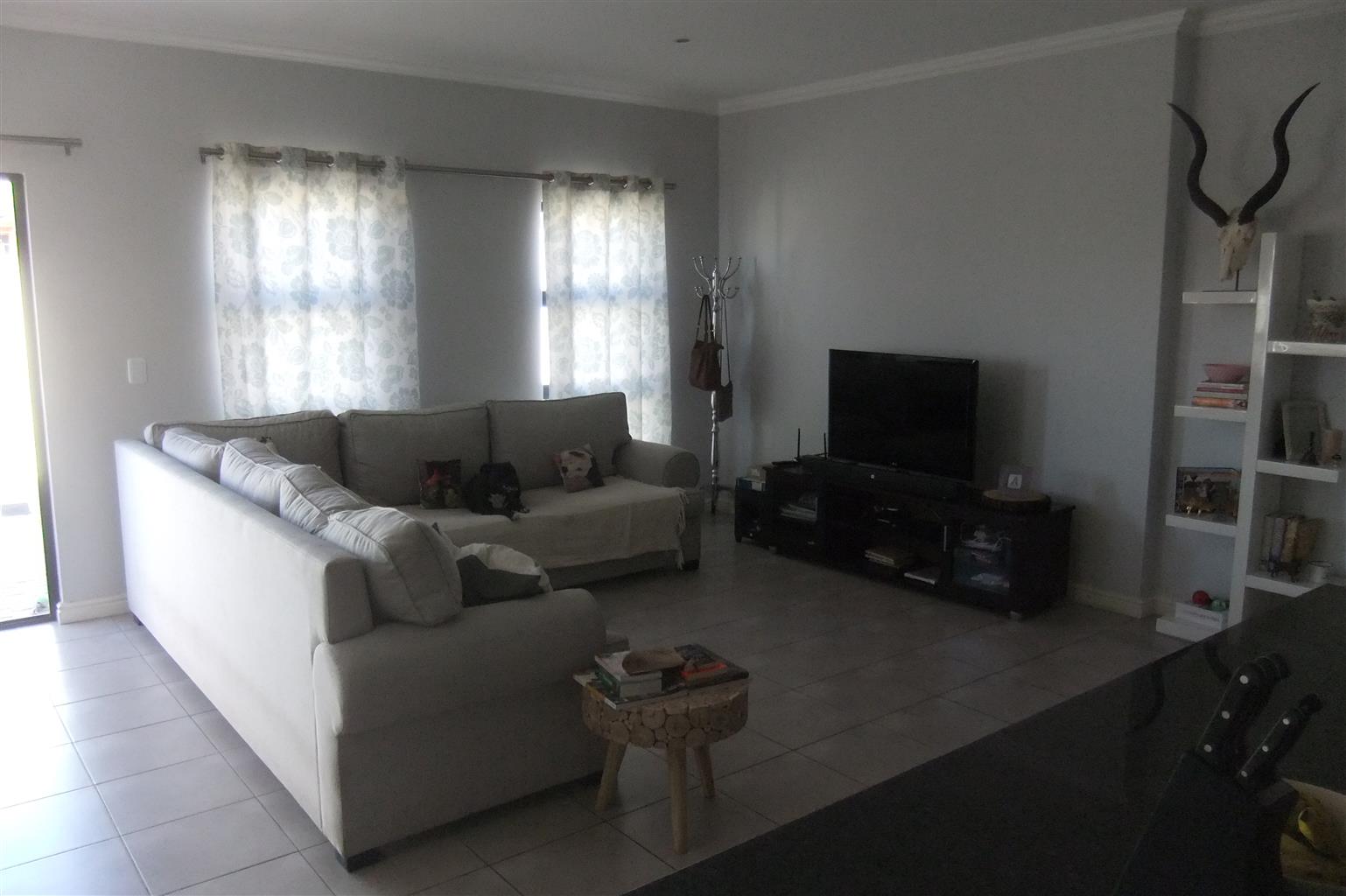 Sonkring, Brackenfell 3 Bedroom house To Let Junk Mail