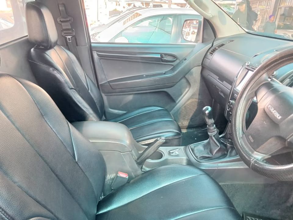 2014 ISUZU KB250 SINGLE CAB Transmission: Manual Mileage: 103000km Fueltype: Diesel White