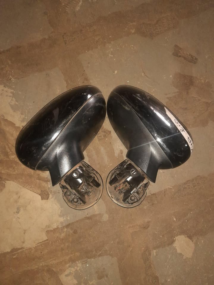 KIA RIO SIDE MIRRORS AVAILABLE - Private Seller KIA RIO SIDE MIRRORS AVAILABLE - Private Seller