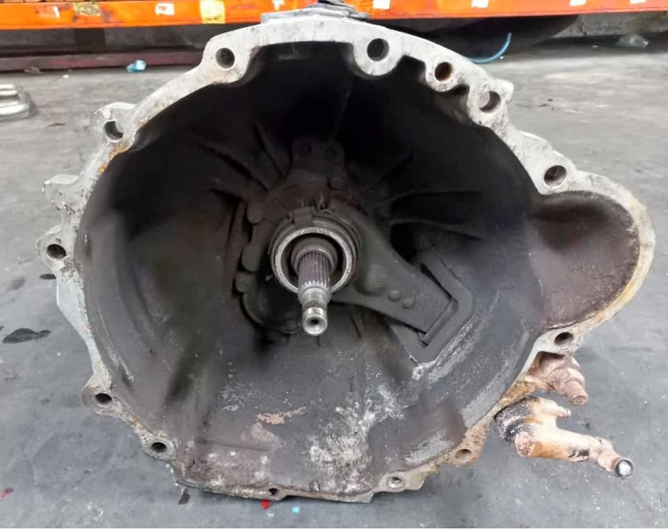 Isuzu KB280 5 Spd Manual Gearbox (4JB1) - Private Seller Isuzu KB280 5 Spd Manual Gearbox (4JB1) - Private Seller