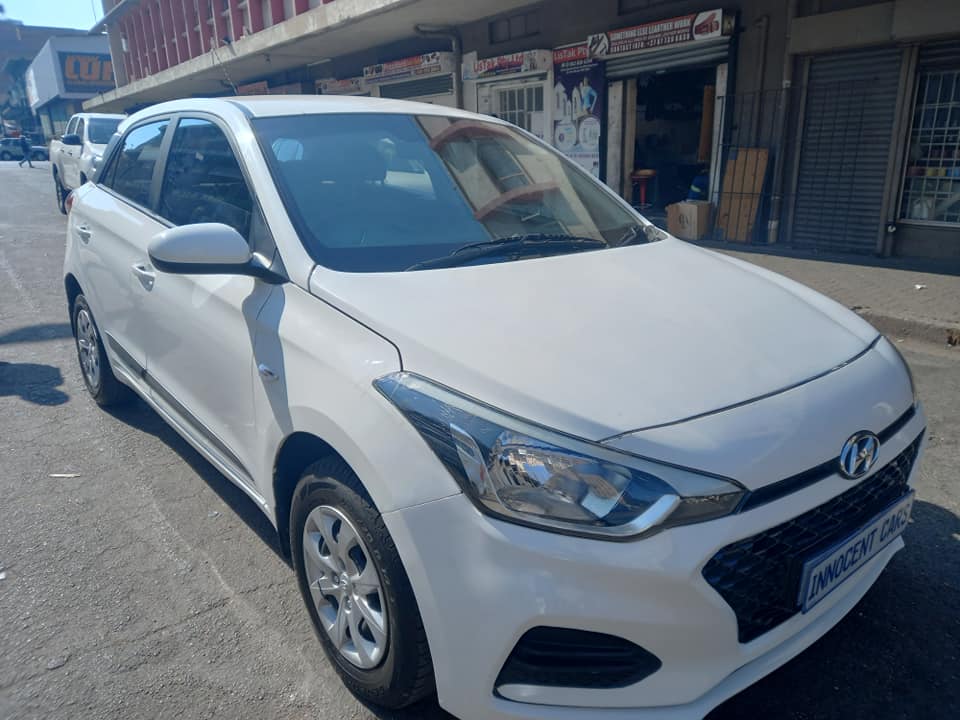 2020 HYUNDAI i20 1.2 PETROL, MANUAL, WHITE COLOR, MILEAGE 66000KM