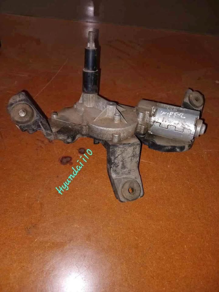 Hyundai i10 wiper linkeage motor - Private Seller Hyundai i10 wiper linkeage motor - Private Seller