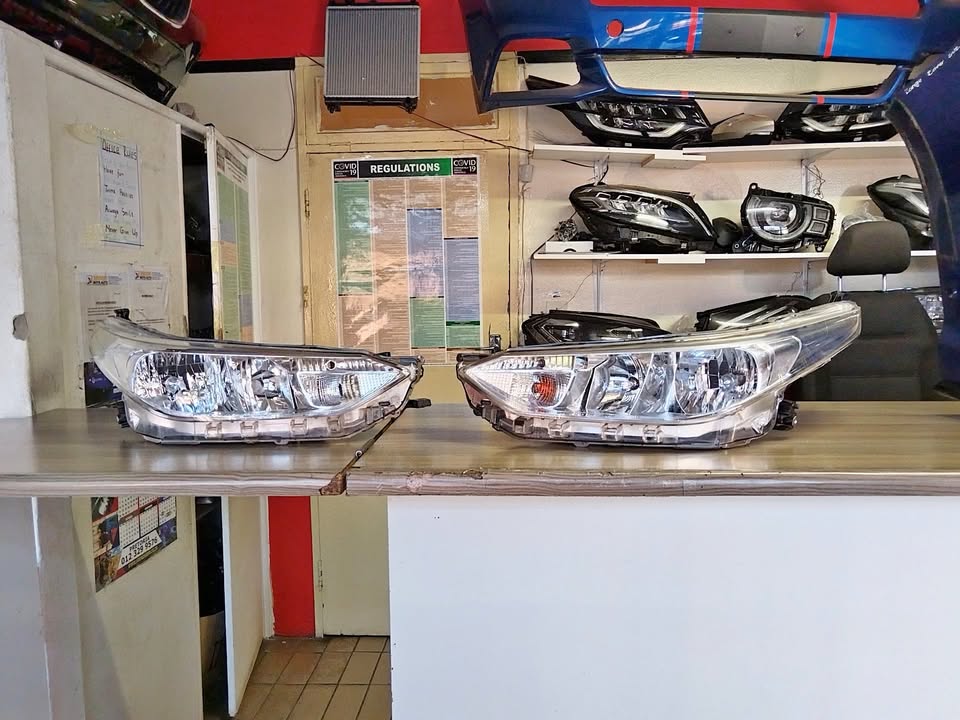2019 TOYOTA YARIS RIGHT AND LEFT HEADLIGHTS SUPER CLEAN FOR SALE - Private Seller 2019 TOYOTA YARIS RIGHT AND LEFT HEADLIGHTS SUPER CLEAN FOR SALE - Private Seller