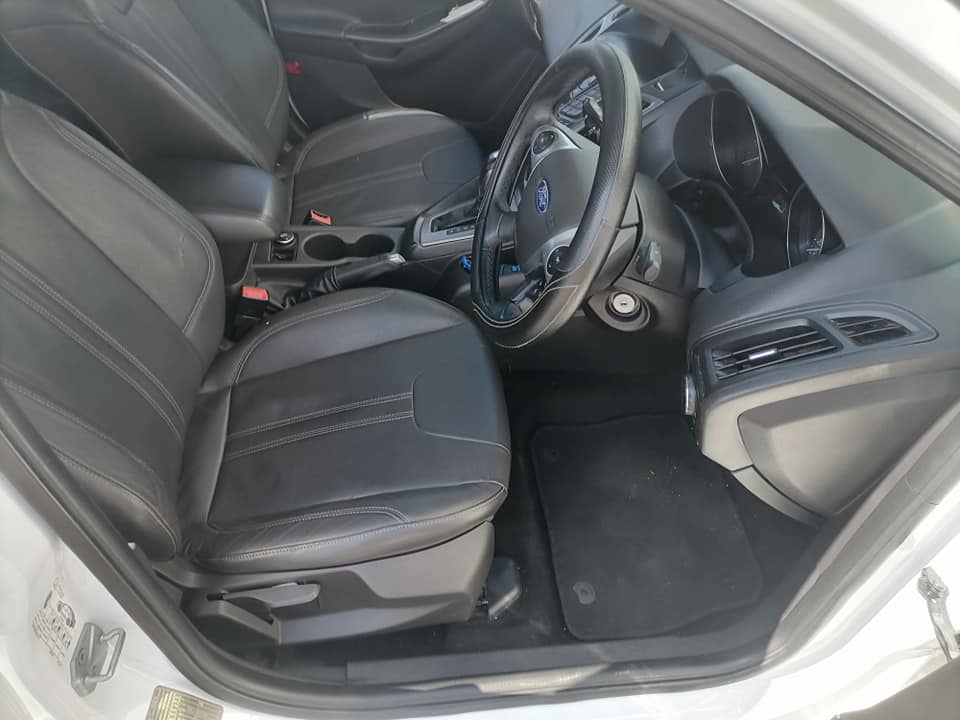2013 Ford Focus 2.0 TDCI Automatic Hatchback Sport with a leather seat