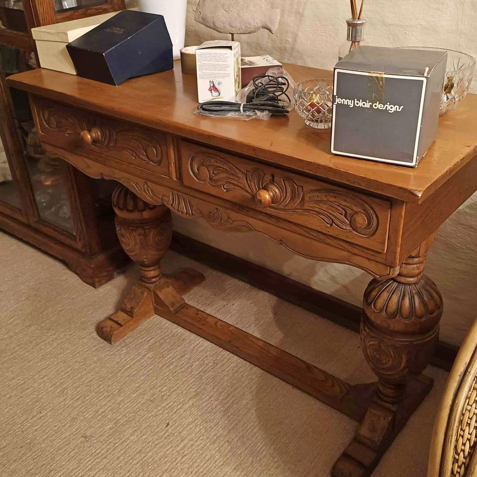 Solid wood hand carved wooden side table Solid wood hand carved wooden side table