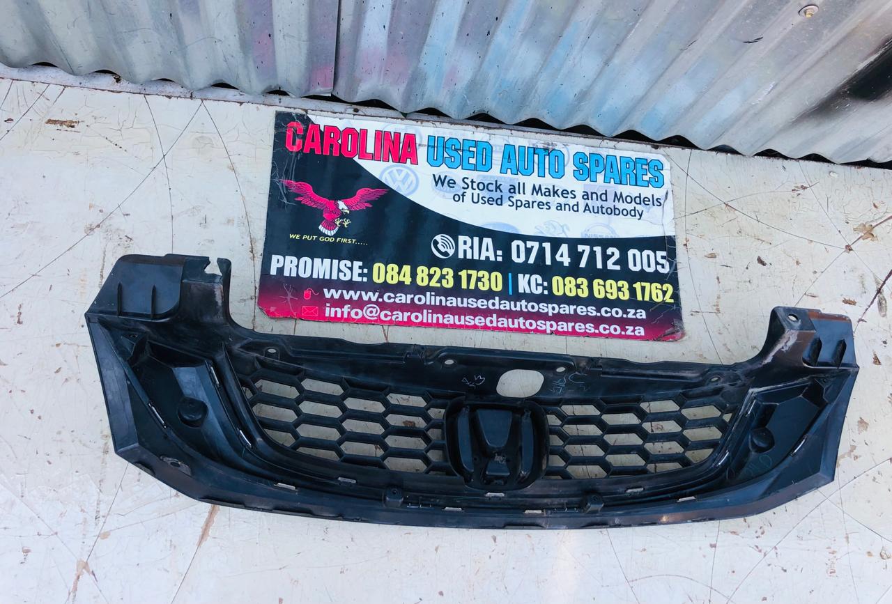 Honda Civic radiator grill with chrome - Private Seller