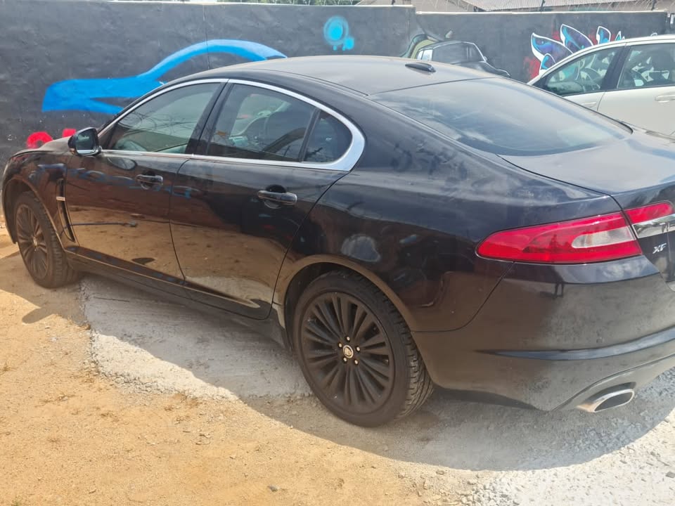 2011 JAGUAR XF 3.0DS STRIPPING AS SPARES