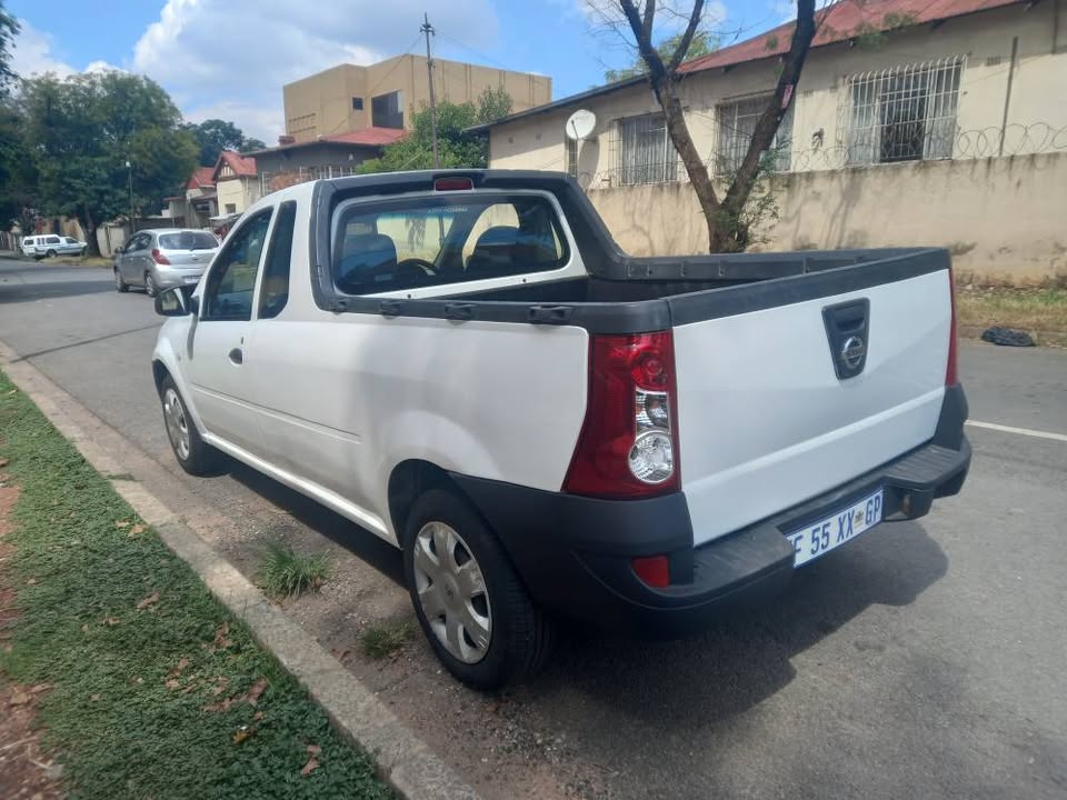 2014 Nissan Np200 1.6 Manual petrol White Has Aircon.