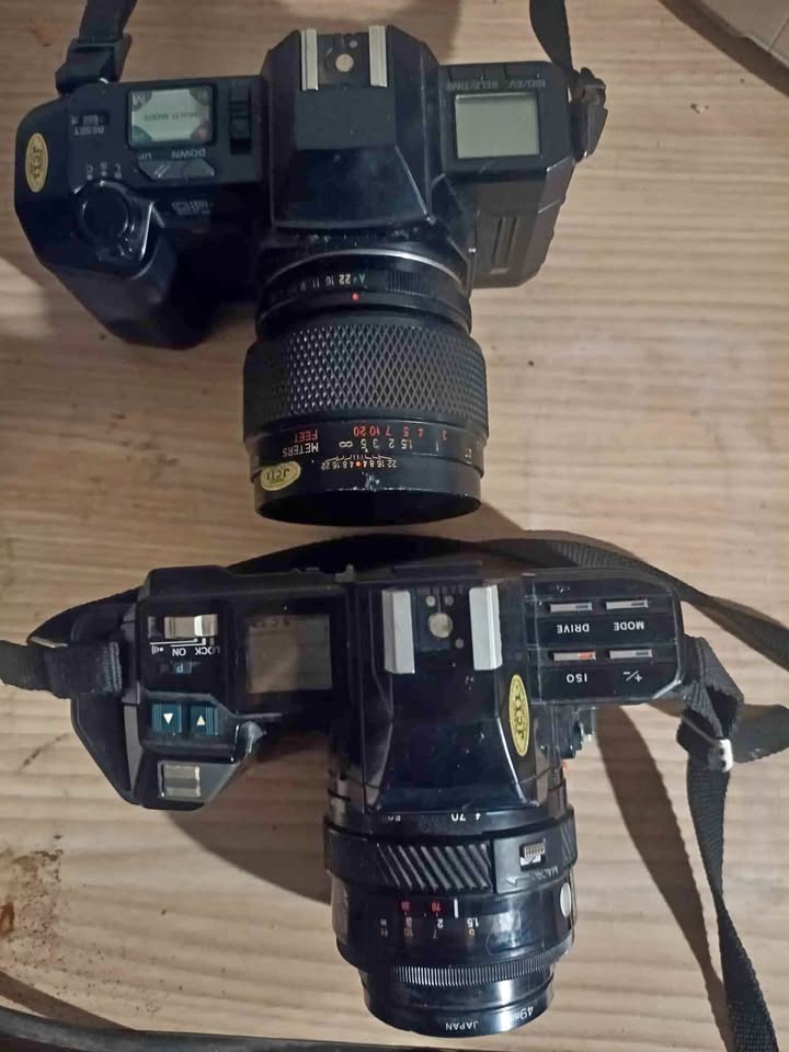 2 x Cameras 2 x Cameras