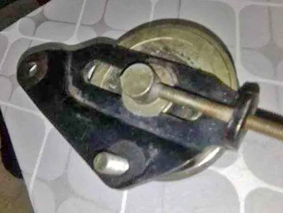 Belt tensioner Honda Civic - Private Seller Belt tensioner Honda Civic - Private Seller