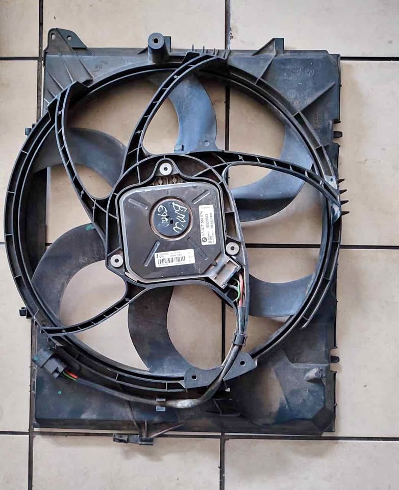 BMW E90 320 Fan Assembly - Private Seller BMW E90 320 Fan Assembly - Private Seller