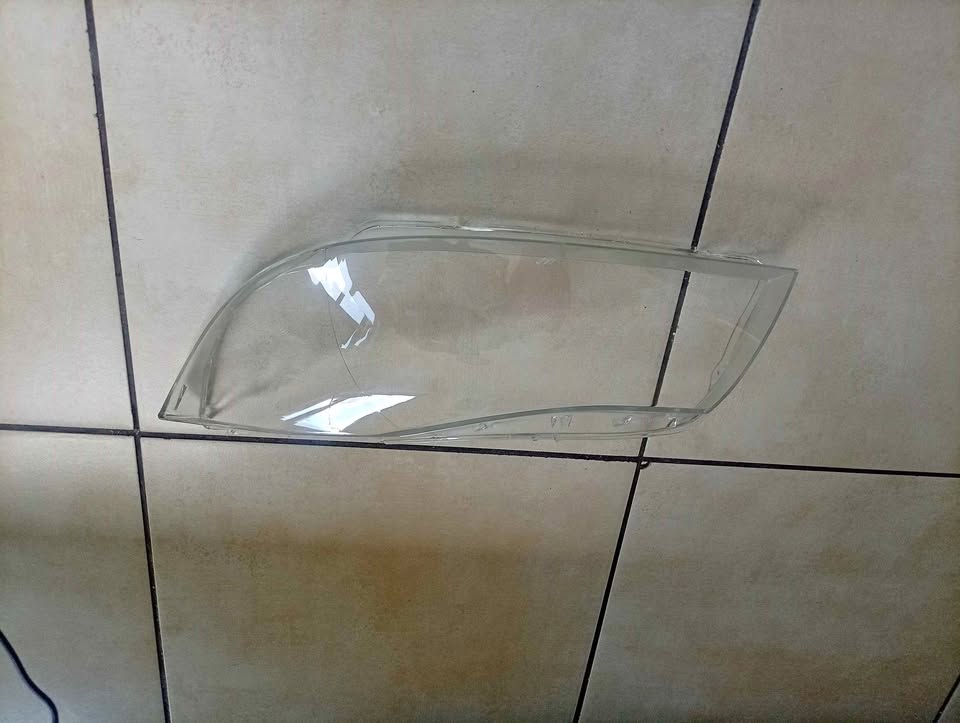 BMW E90 E91 Passenger side headlight lens cover - Private Seller BMW E90 E91 Passenger side headlight lens cover - Private Seller