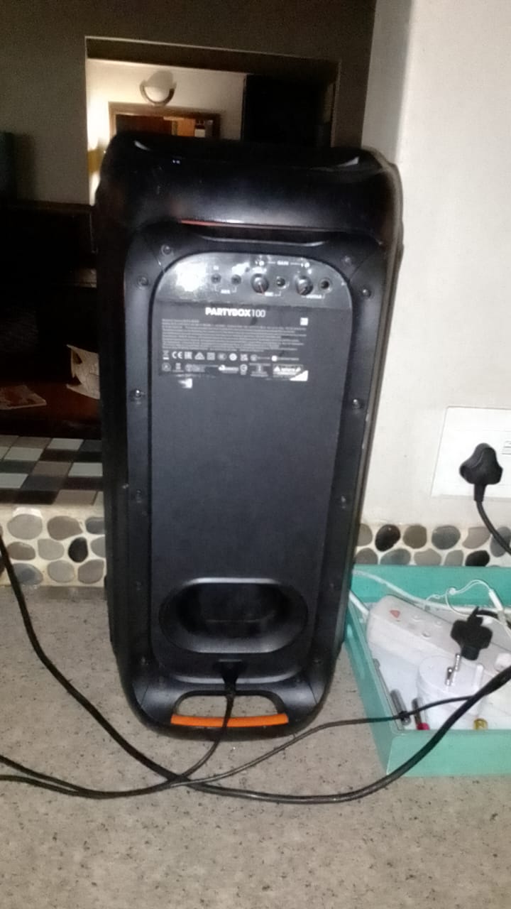JBL PARTYBOX 100 JBL PARTYBOX 100