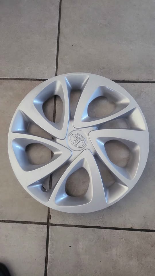 Toyota vitz wheel cap for sale - Private Seller Toyota vitz wheel cap for sale - Private Seller