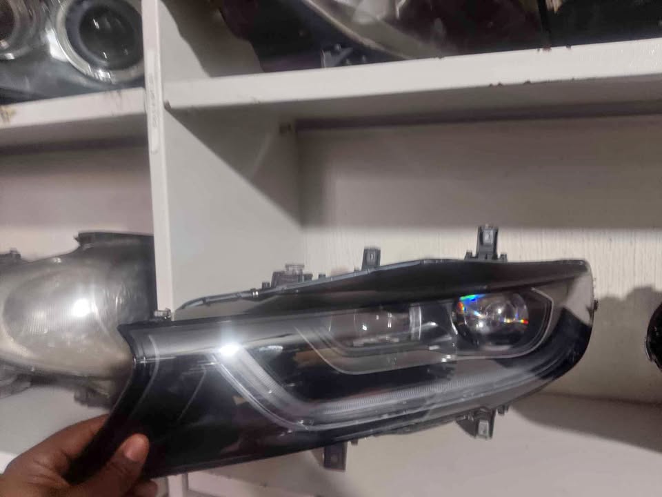 BMW i8 left headlight - Private Seller BMW i8 left headlight - Private Seller