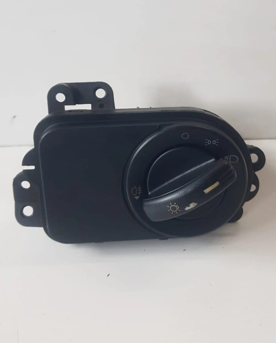 Ford Figo (2010-2015) Headlight Switch - Private Seller Ford Figo (2010-2015) Headlight Switch - Private Seller