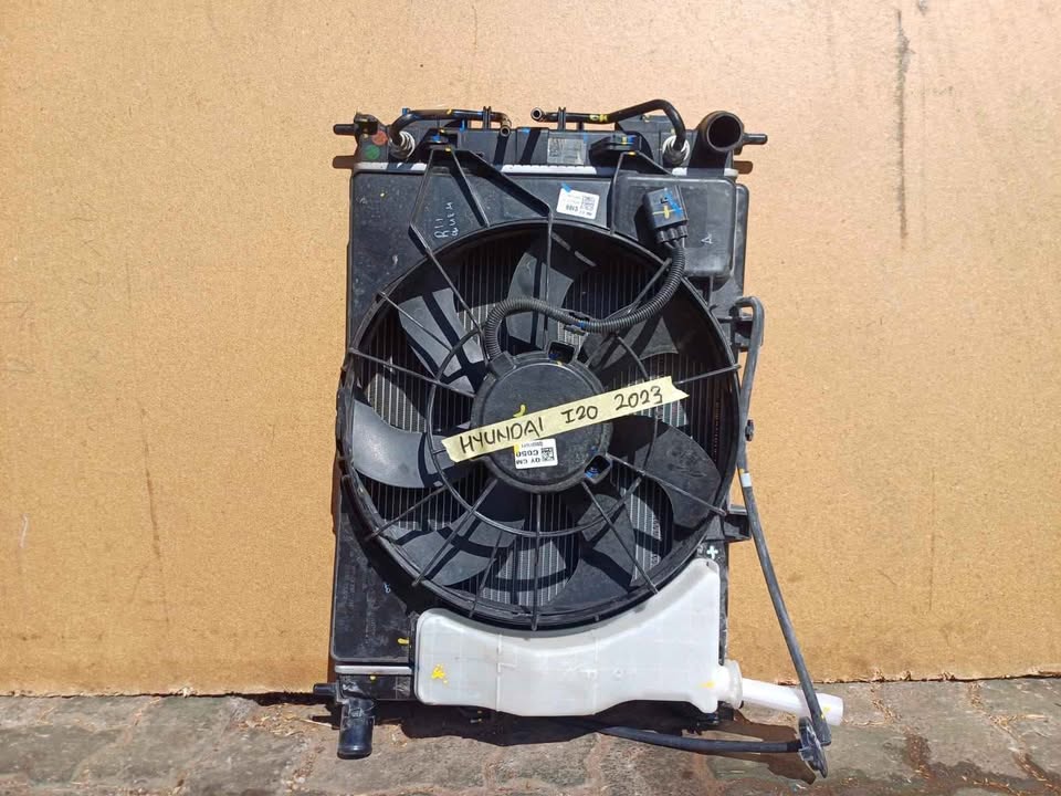 Hyundai i20 complete radiator set 2023-2025 (Automatic) FAN, RADIATOR AND CONDENSER - Private Seller