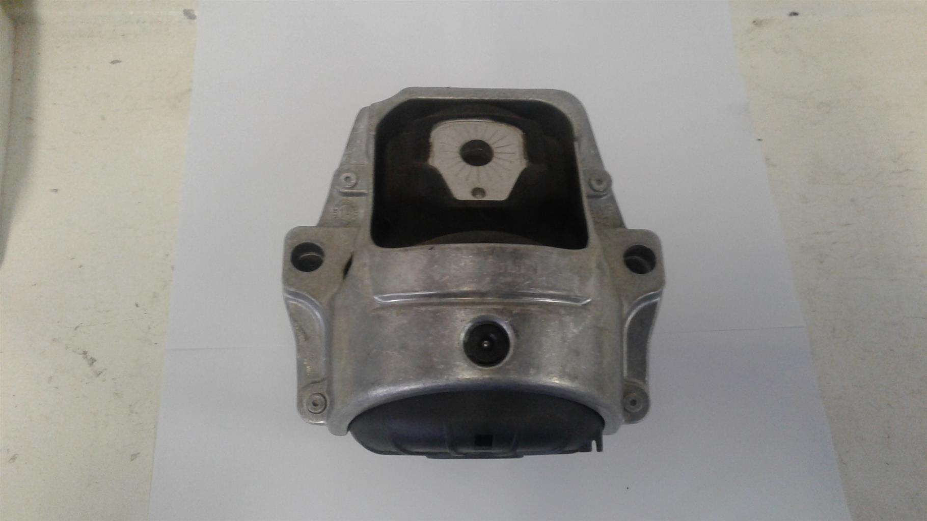 Audi A4 B8 New Engine Mounting For Sale Junk Mail