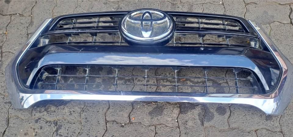 Toyota Hilux GD6 grille - Private Seller Toyota Hilux GD6 grille - Private Seller