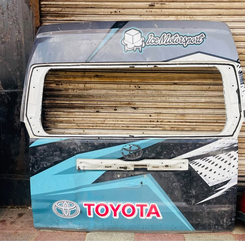 Toyota Quantum tailgate - Private Seller Toyota Quantum tailgate - Private Seller