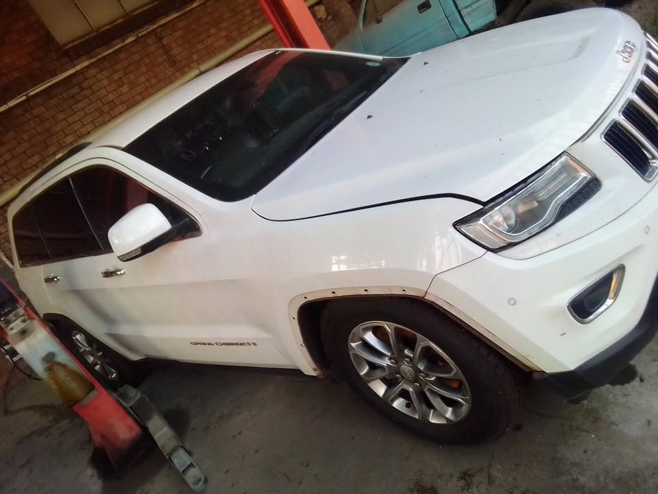 Jeep grand Cherokee wk2 - Private Seller