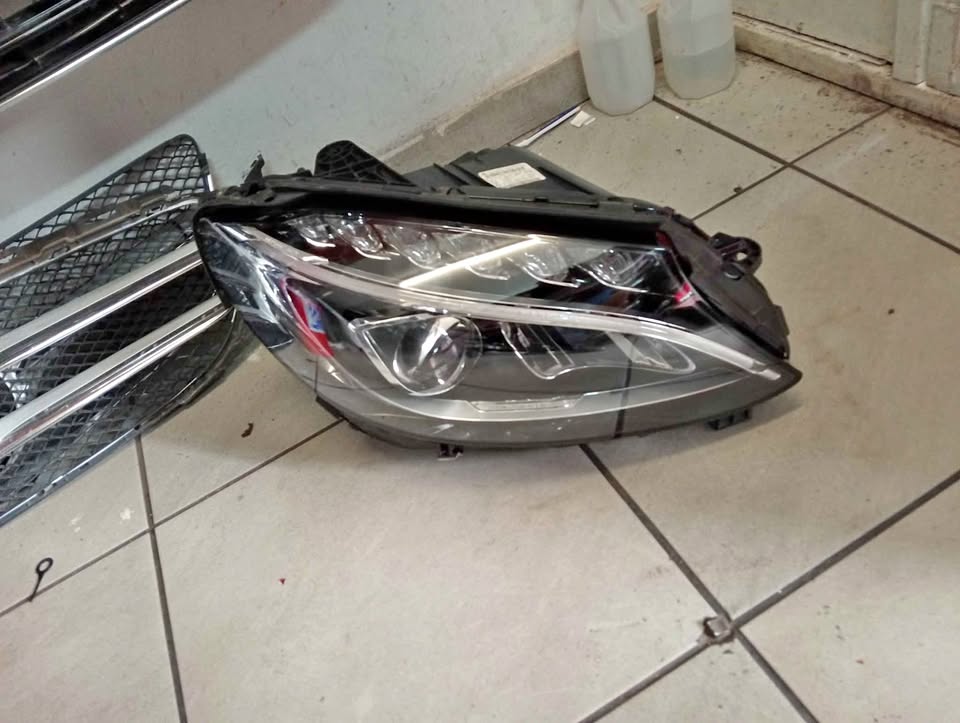 W205 C Class Mercedes Benz Headlight Used Auto Body Spare Parts at Sema Spare - Private Seller W205 C Class Mercedes Benz Headlight Used Auto Body Spare Parts at Sema Spare - Private Seller