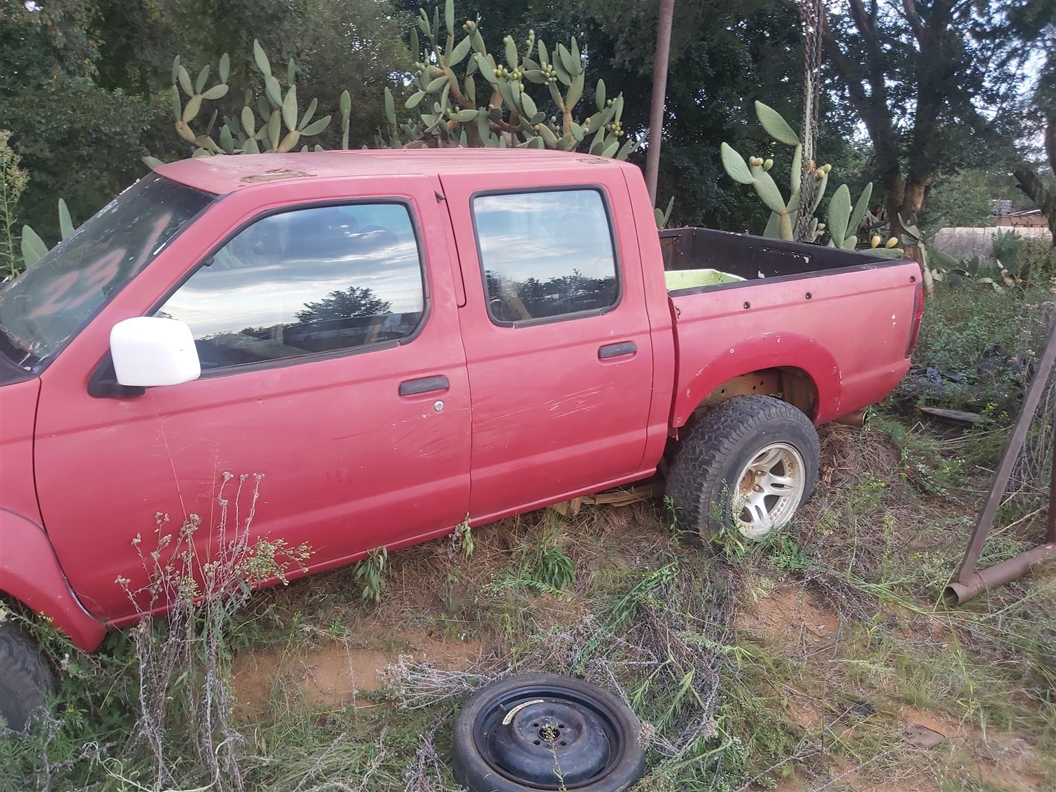 hardbody Nissan 3.3 parts - Private Seller hardbody Nissan 3.3 parts - Private Seller