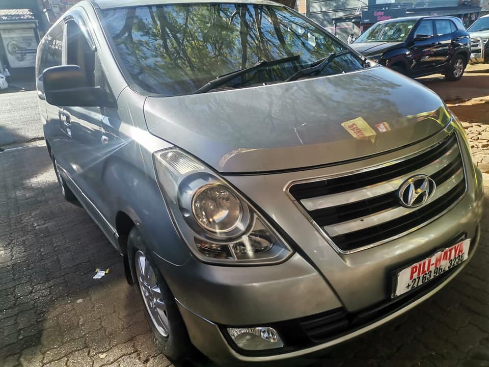 2017 HYUNDAI H1 2.5 CRDI 9 SEATER AUTOMATIC