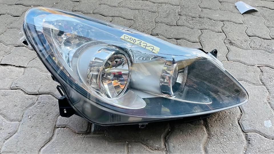 Opel Corsa D headlight - Private Seller Opel Corsa D headlight - Private Seller