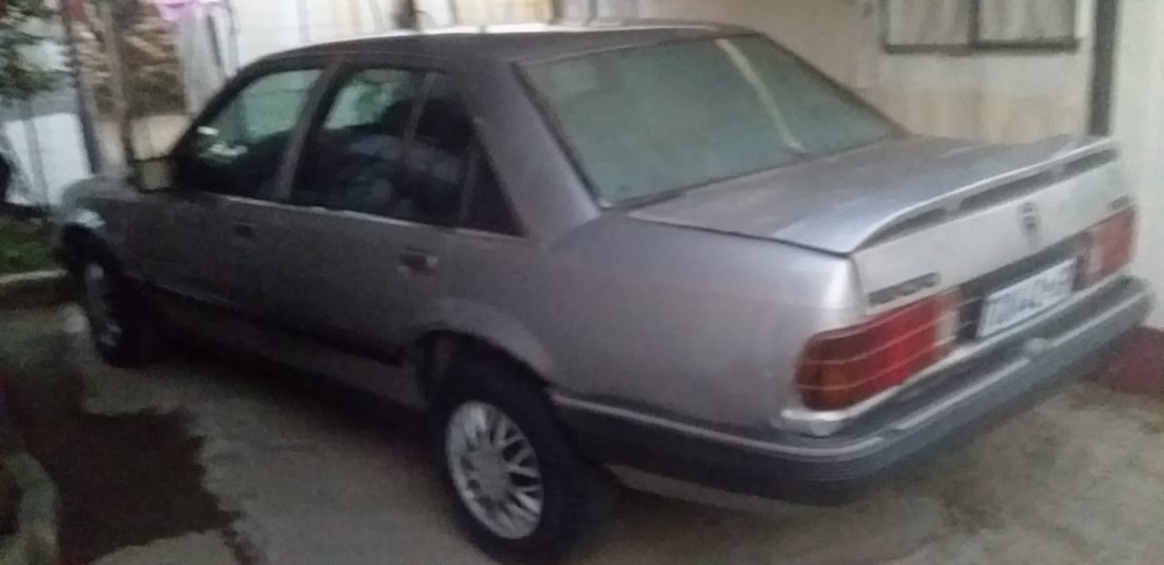 1986 Opel Rekord 2.2L