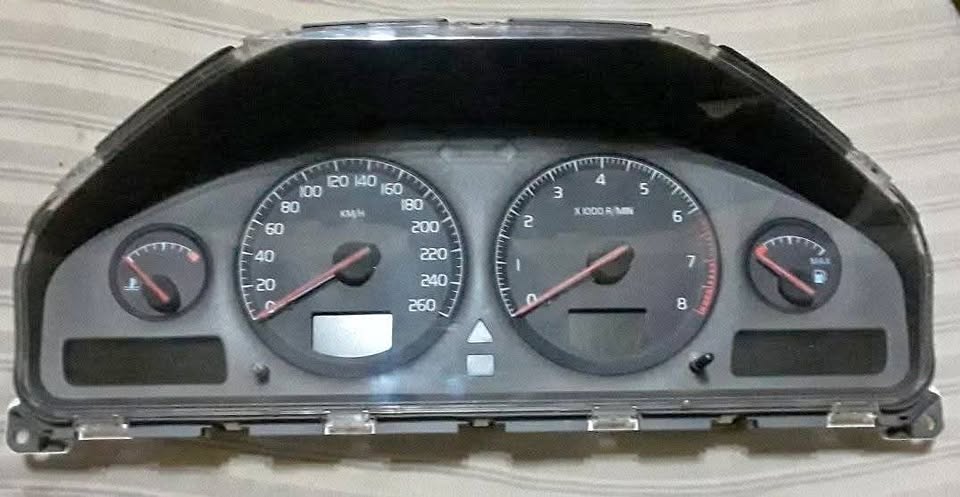 1998-2004 Volvo S60/S70/S80 Instrument Cluster - Private Seller 1998-2004 Volvo S60/S70/S80 Instrument Cluster - Private Seller