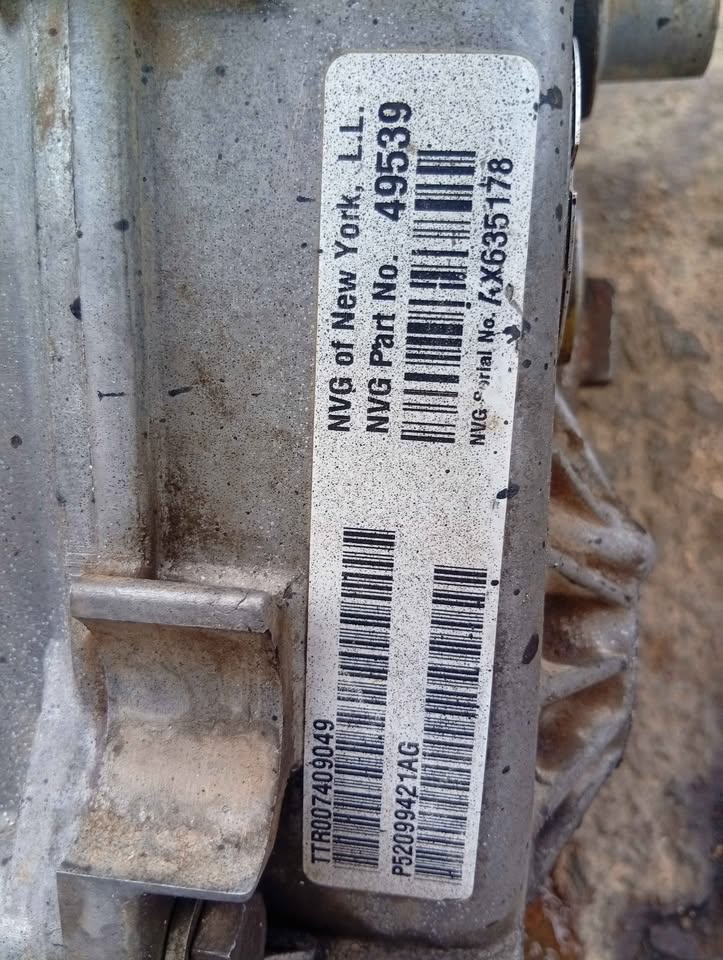 JEEP CHEROKEE LIBERTY 2.5L CRD 3.7L MANUAL gearbox  2002-2007 52099421AF C-1611 - Private Seller