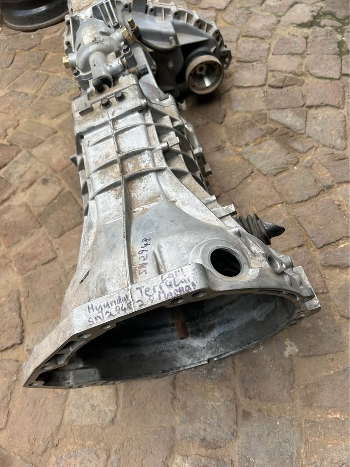 Hyundai Terrecan 2.9 CRDi 4x4 gearbox for sale WhatsApp or call - Private Seller