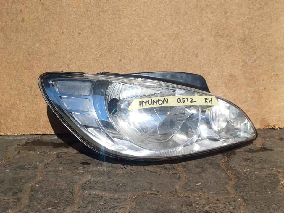 HYUNDAI GETS HEADLIGHT RIGHT SIDE - Private Seller HYUNDAI GETS HEADLIGHT RIGHT SIDE - Private Seller