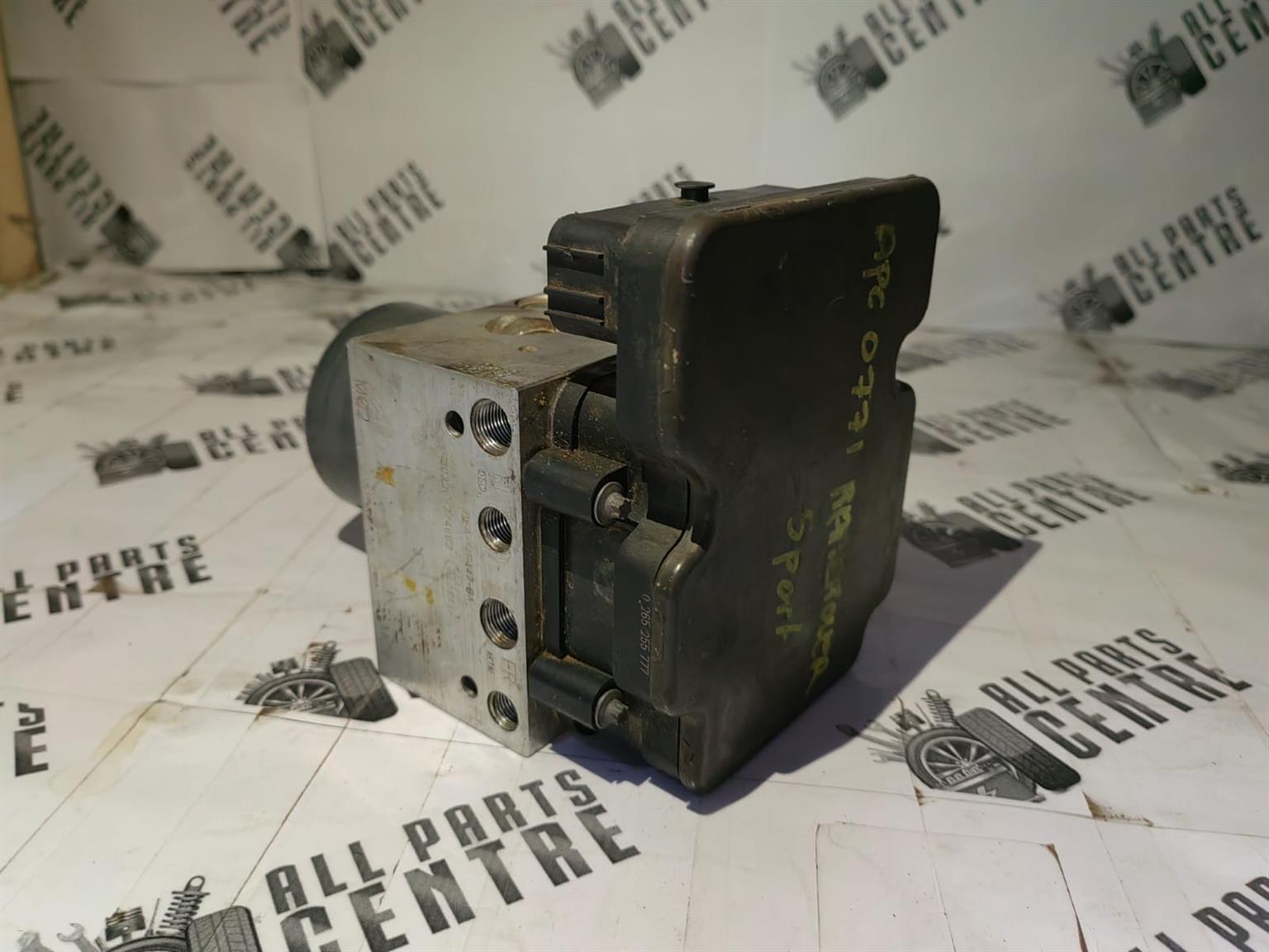 Now for sale: Land Rover Range Rover Sport ABS pump – Used