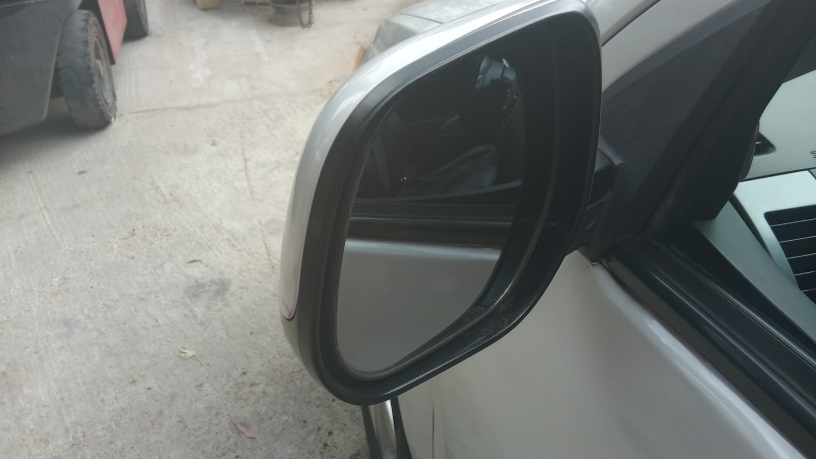 USED MITSUBISHI OUTLANDER DOOR MIRROR 2008 MODEL - Private Seller USED MITSUBISHI OUTLANDER DOOR MIRROR 2008 MODEL - Private Seller