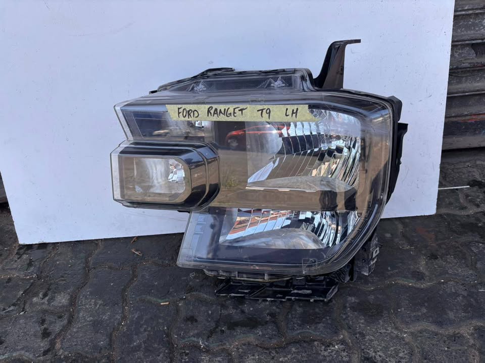 Ford Ranger T9 Headlight - Private Seller Ford Ranger T9 Headlight - Private Seller