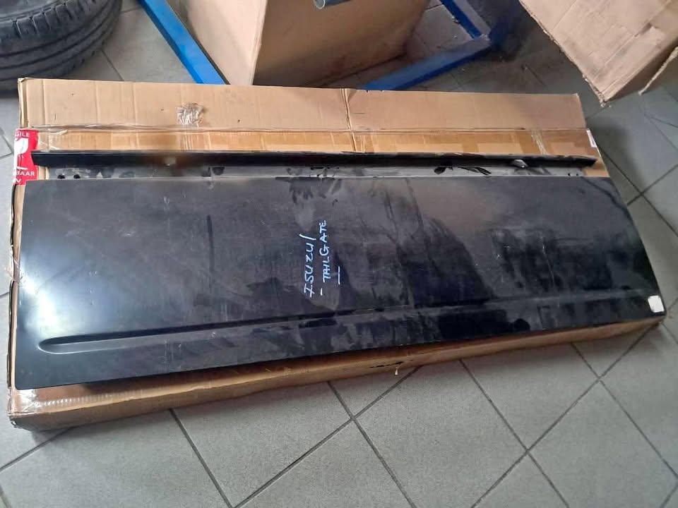 Isuzu go big tailgate brand new - Private Seller