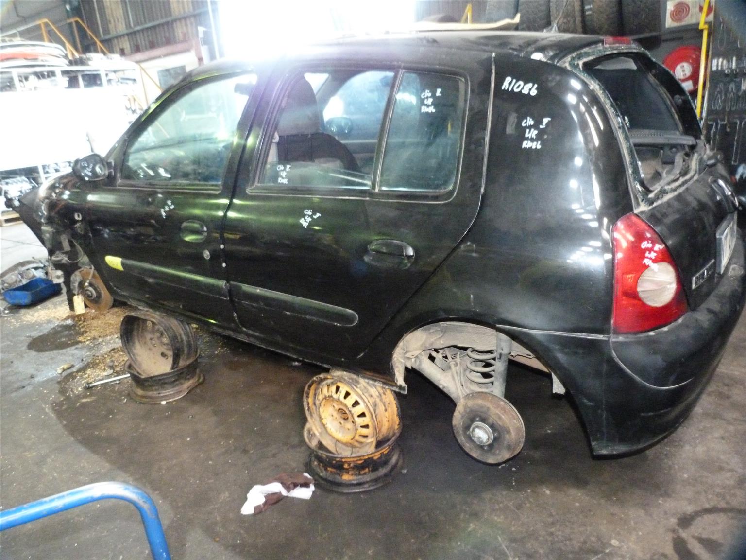 Renault Clio || 1.2 16V Sport Manual - 2003 - Private Seller Renault Clio || 1.2 16V Sport Manual - 2003 - Private Seller